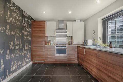 2 bedroom penthouse for sale, Steward Street, London, E1