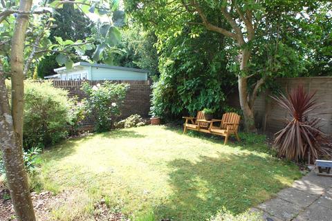 30 Fleetwood Close, Chalfont St Giles, HP8 4DR