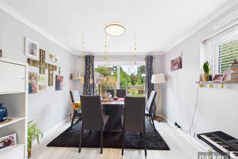 30 Antrim Road, Woodley, Reading, RG5 3NU