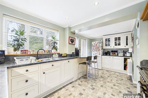 30 Antrim Road, Woodley, Reading, RG5 3NU