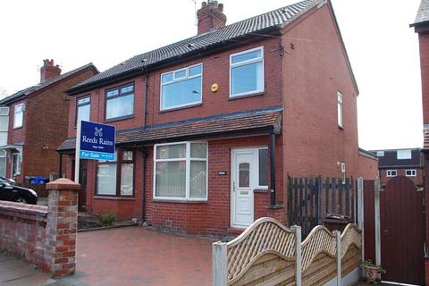 3 bedroom semi-detached house to rent, Mossley Road, Greater Manchester OL6