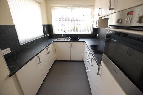 3 bedroom semi-detached house to rent, Mossley Road, Greater Manchester OL6