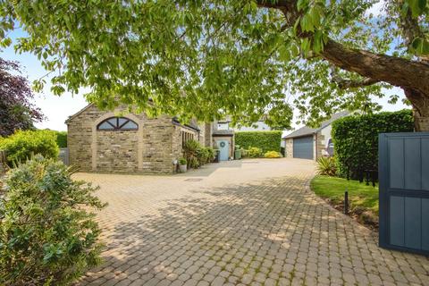 4 bedroom detached house for sale, Littlethorpe Hill, Liversedge WF15