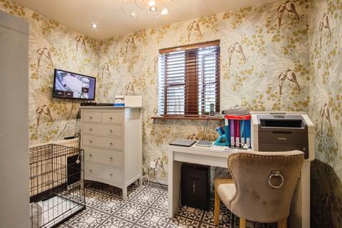 4 bedroom detached house for sale, Littlethorpe Hill, Liversedge WF15