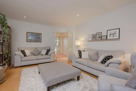 38a Cottenham Park Road, London, SW20 0SA