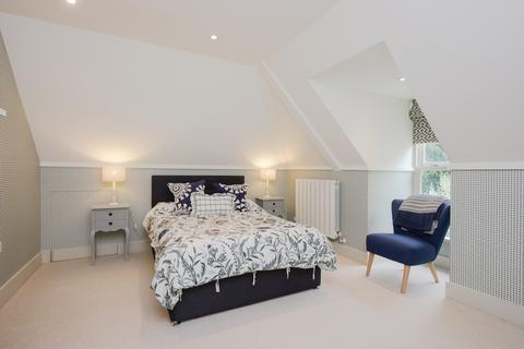 38a Cottenham Park Road, London, SW20 0SA