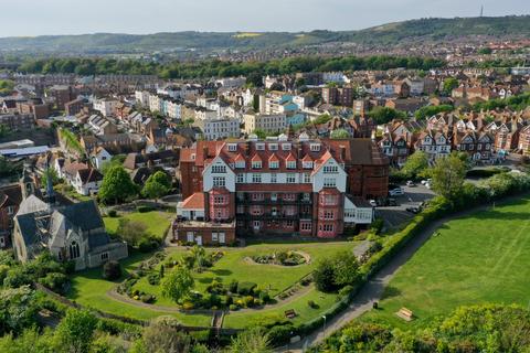 Flat 18, St Andrews The Durlocks, Folkestone, CT19 6AW