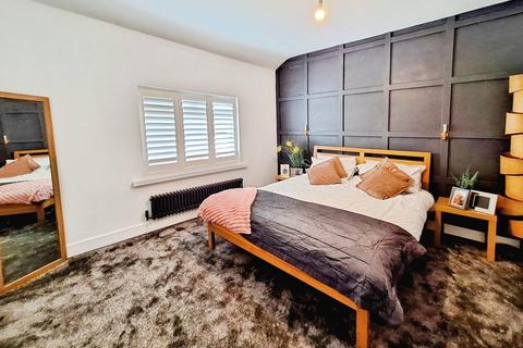 40 Back Bower Lane, Hyde, SK14 5NS