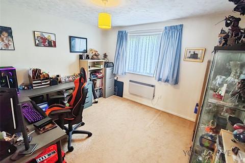 7 Chilham Close, Chatham, ME4 6SY