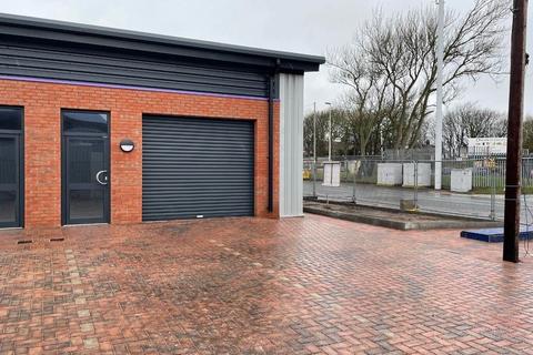 Industrial unit to rent, 1 Bristol Av Blackpool FY2 0JQ