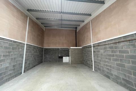 Industrial unit to rent, 1 Bristol Av Blackpool FY2 0JQ