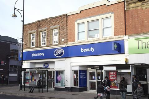 Retail property (high street) to rent, 32 High St Cheadle SK8 1AL