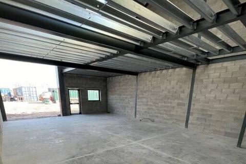Warehouse to rent, Peel Rd Blackpool FY4 5JX