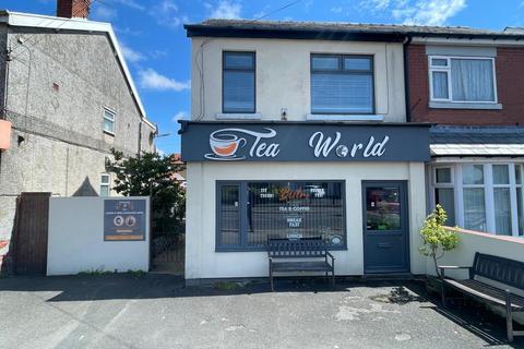 Restaurant to rent, 6 Common Edge Rd Blackpool FY4 5AU