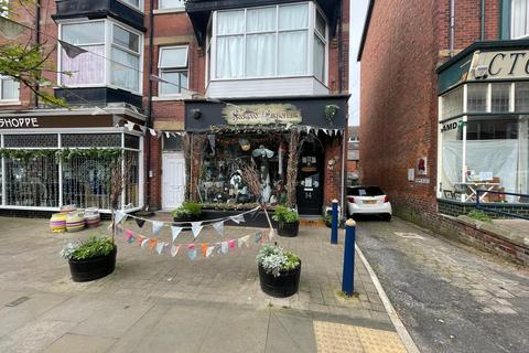Retail property (high street) to rent, 14-16 St Andrews Rd S Lytham St Annes FY8 1SR