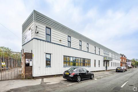 Warehouse to rent, Taylor Ln Manchester M34 3NR