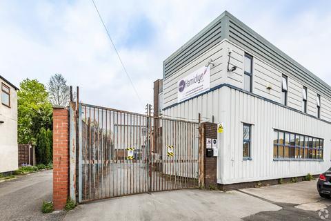 Warehouse to rent, Taylor Ln Manchester M34 3NR