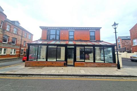 Restaurant to rent, 6-8 Shaw Rd Stockport SK4 4AE