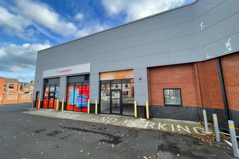 Retail property (high street) to rent, Preston Rd Leyland PR25 4NT