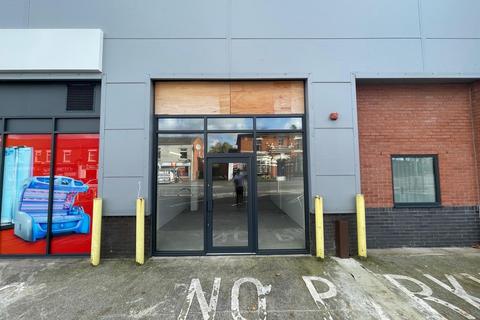 Retail property (high street) to rent, Preston Rd Leyland PR25 4NT