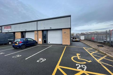 Warehouse to rent, Kincraig Rd Blackpool FY2 0FY
