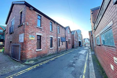 Hairdresser and barber shop to rent, 3-5 Back St. Annes Rd W Lytham St Annes FY8 1RD