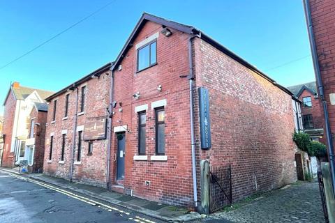 Hairdresser and barber shop to rent, 3-5 Back St. Annes Rd W Lytham St Annes FY8 1RD