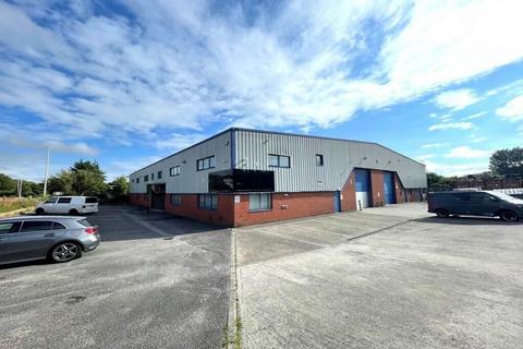 Warehouse to rent, Kincraig Rd Blackpool FY2 0FY