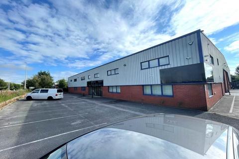 Warehouse to rent, Kincraig Rd Blackpool FY2 0FY