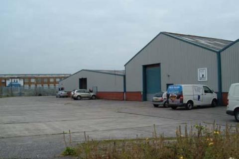Warehouse to rent, Mitcham Rd Blackpool FY4 4QN