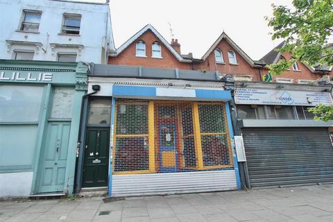Restaurant to rent, 8 Cazenove Rd London N16 6BD