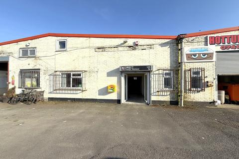 Warehouse to rent, Holyoake Ave Blackpool FY2 0QL