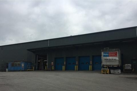 Warehouse to rent, Suthers St Oldham OL9 7TH