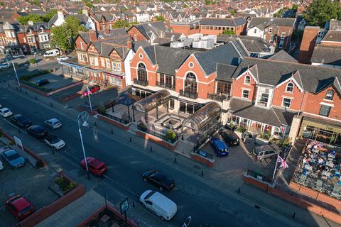 Pub to rent, 21-23 Wood St Lytham St Annes FY8 1QR