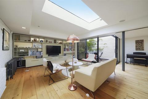 4 bedroom flat for sale, London SW7