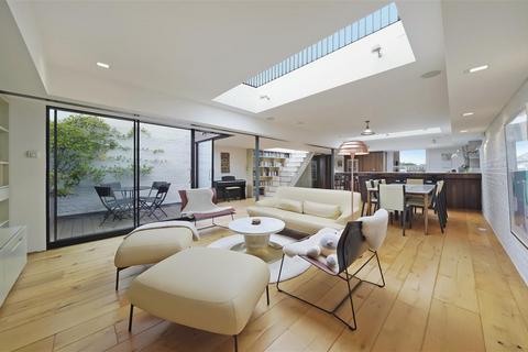 4 bedroom flat for sale, London SW7