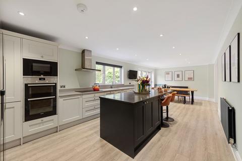 5 bedroom detached house for sale, Fen Pond Road, Sevenoaks TN15