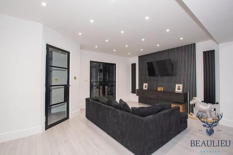5 bedroom detached house for sale, Beaulieu Park CM1