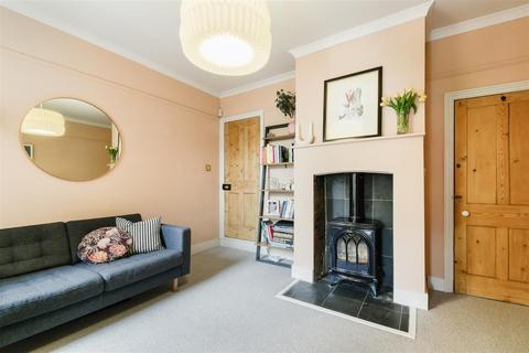 35 College Road, Epsom, KT17 4HQ