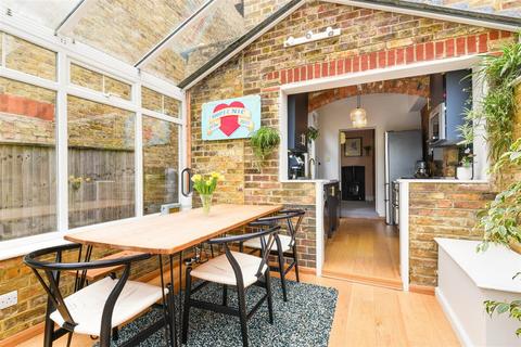 35 College Road, Epsom, KT17 4HQ