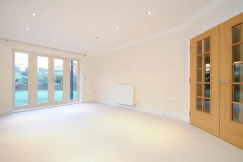 undefined, Templeside Gardens,  High Wycombe,  HP12