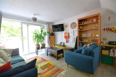 157 Estcots Drive, East Grinstead, RH19 3YP