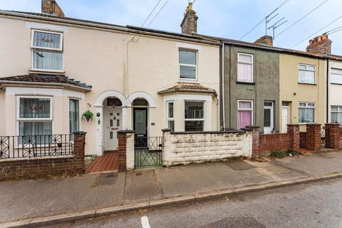 3 bedroom terraced house for sale, Essex Road, Lowestoft