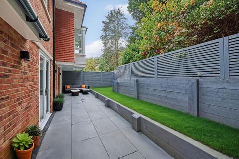 3 bedroom flat for sale, Bromley Avenue, Bromley, Br1 4Bq, BR1