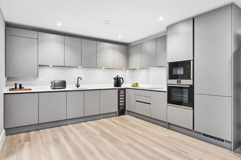 3 bedroom flat for sale, Bromley Avenue, Bromley, Br1 4Bq, BR1