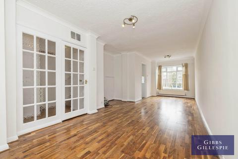 3 bedroom semi-detached house to rent, Pinner Hill Road, Pinner, HA5