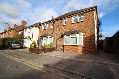3 bedroom house to rent, Margaret Road, Guildford