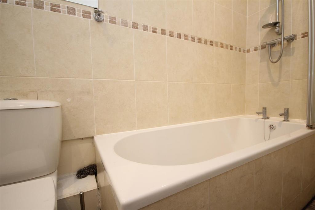 Bathroomn.jpg