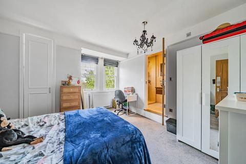3 bedroom flat for sale, Archway Road, London, N6
