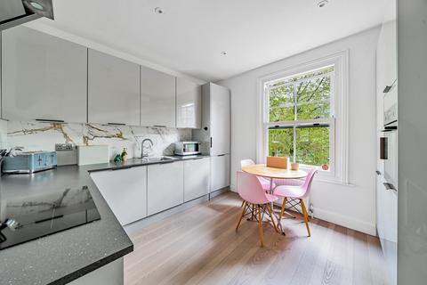 3 bedroom flat for sale, Archway Road, Highgate, London, N6